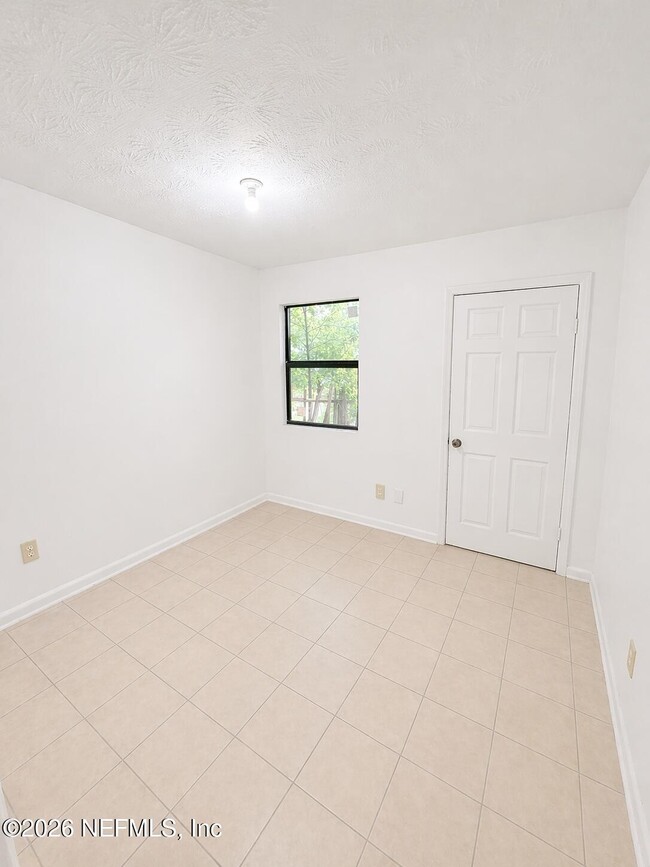 Photo - 7104 Ken Knight Dr W