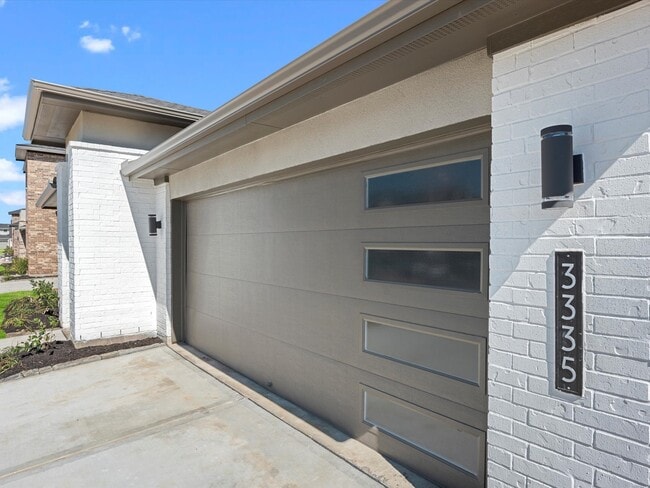 Photo - 3335 Silverton Dr