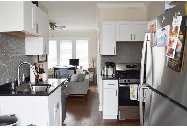 Photo - 3819 N Greenview Ave Unit 3N