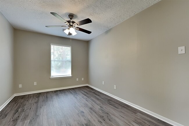 Photo - 25814 Richards Rd