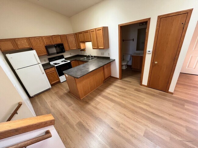 Photo - 711 29th Ave NE Unit 711 29th Ave N Apt 3