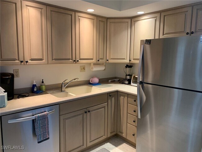 Photo - 3443 Gulf Shore Blvd N Unit 809