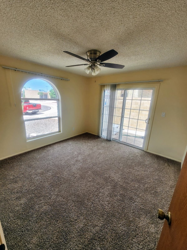 Building Photo - 1041 N Mesa Dr Rental