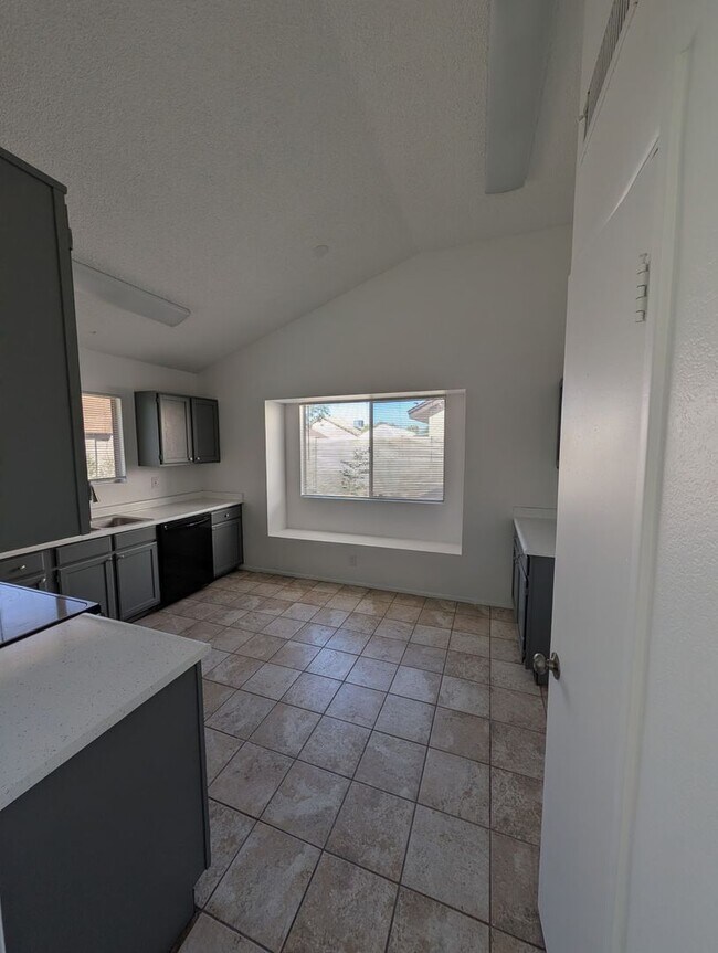 Photo - Sharp 3 Bedroom Home w/Pool in Glendale