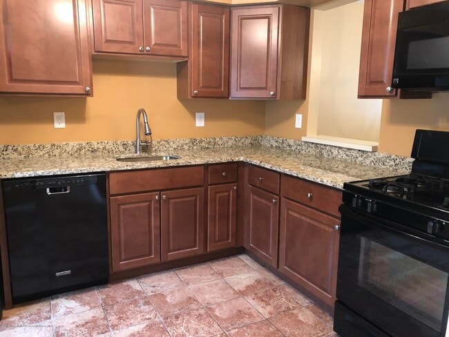 Photo - 275 Gloucester Ct