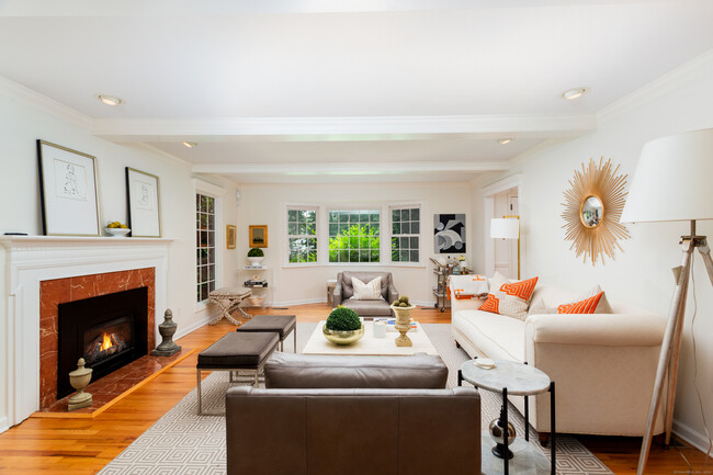 Photo - 8 Peabody Ln