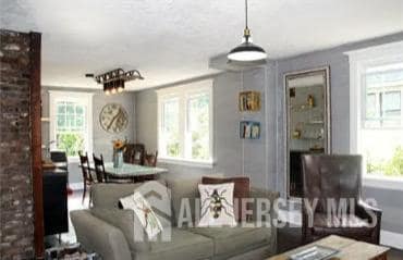 Photo - 272 Lake Ave