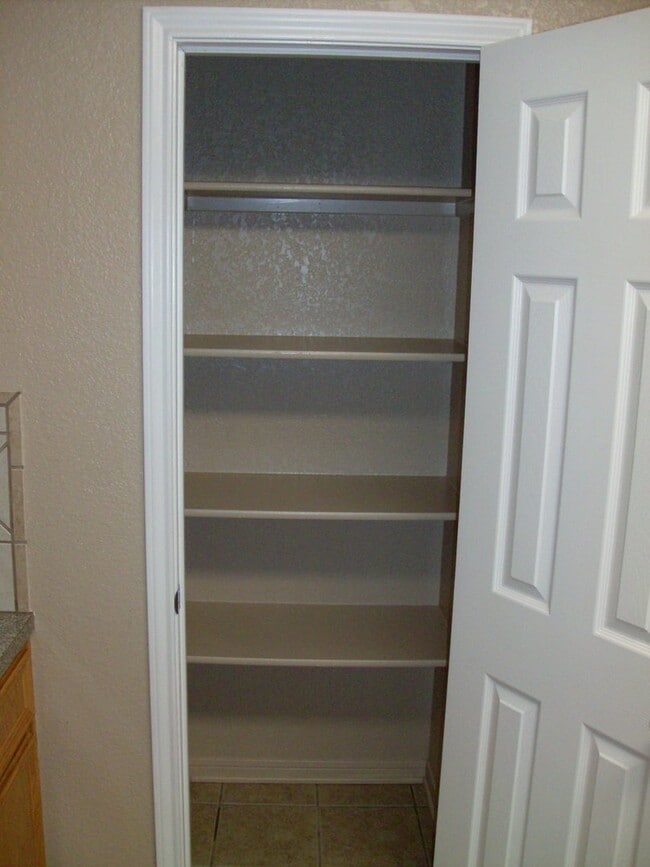 Photo - Spacious Duplex for Rent – Close to Clear ...