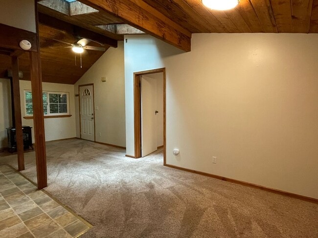 Photo - One bedroom Private Hilltop home washer, dryer, decks, redwoods