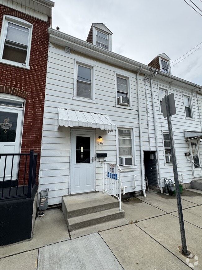 Building Photo - 636 Vander Ave Rental
