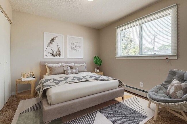 Photo - Charles Manor