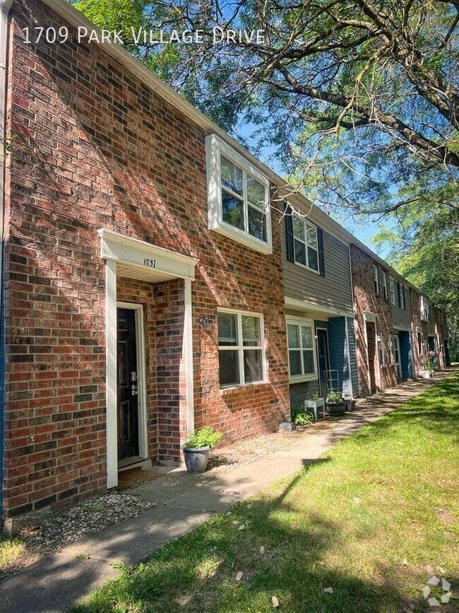 Building Photo - 1709 Park Village Dr Rental