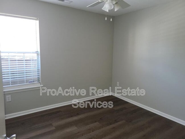 Photo - 216 Diamond Ave