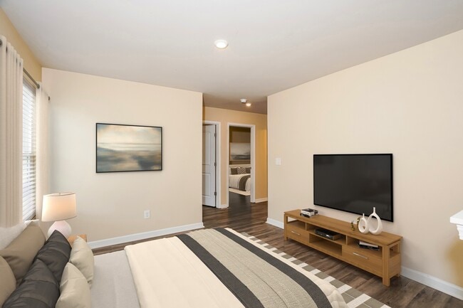 Photo - 940 Haley St