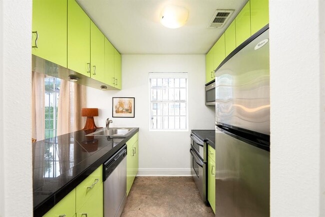 Photo - 300 Crockett St Unit 109