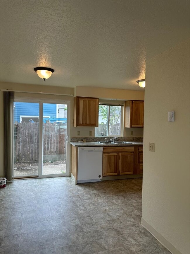 Photo - 115-1608A-C Marion A Unit C