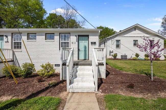 Building Photo - "Charming 1-Bed Gem at 509-511 Cape Ave, Raleigh – Your Cozy Retreat Awaits!" Unit 511