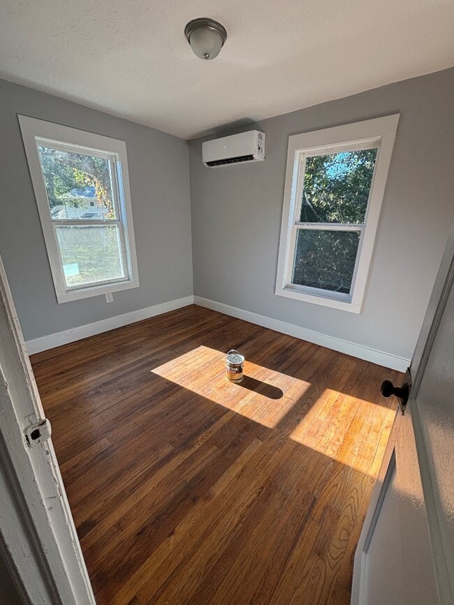 Photo - 229 13th St S