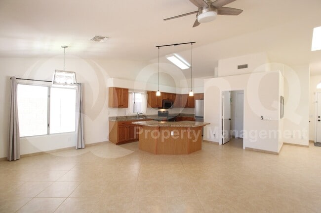 Photo - 1562 S Monterey St