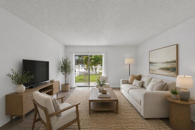 Photo - 495 SE 8th St Unit 140