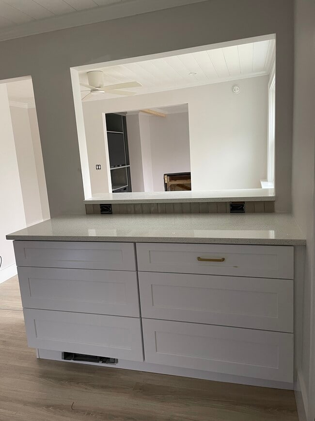 Photo - 241 Bartlett St Unit 1