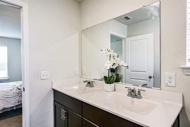 Photo - 11627 Braemar Village Dr
