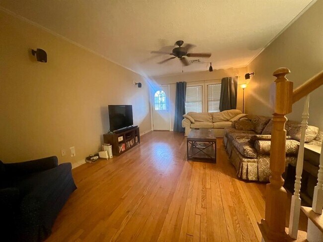 Photo - 526 Nebraska St