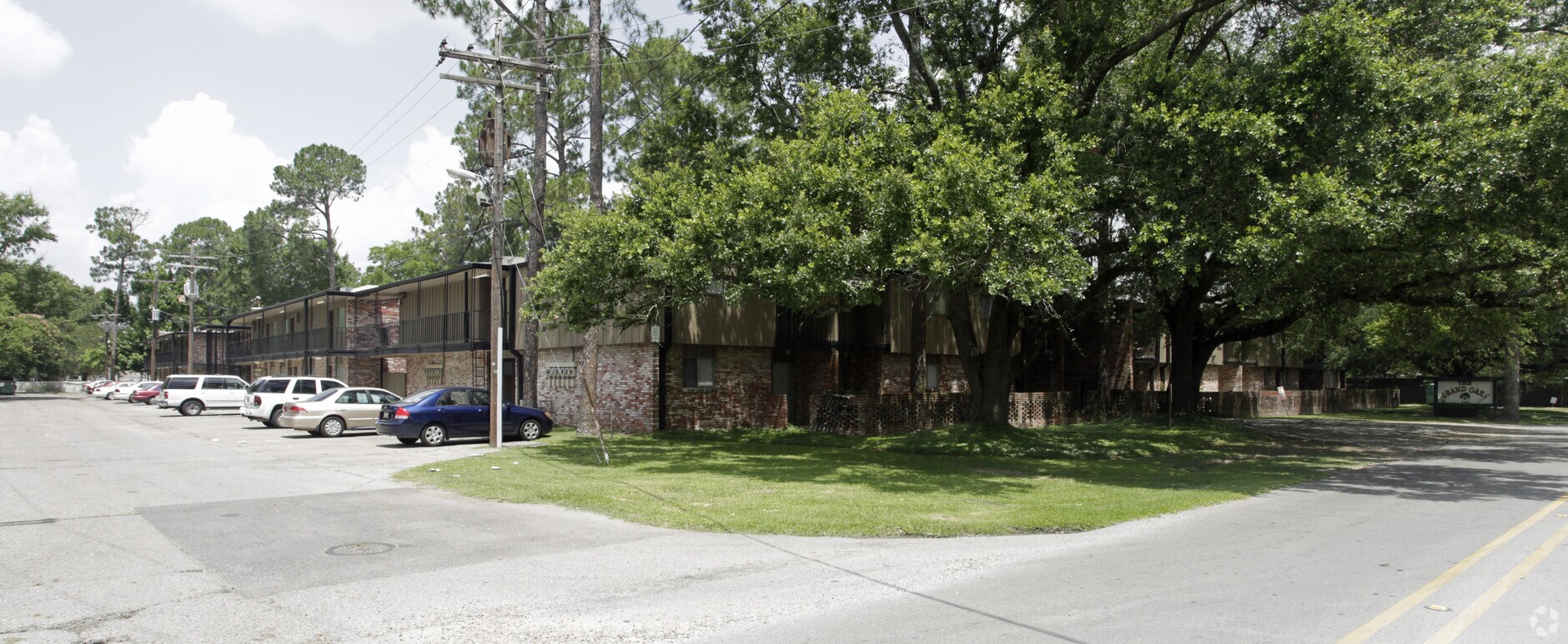 Grand Oaks - Grand Oaks Apartments