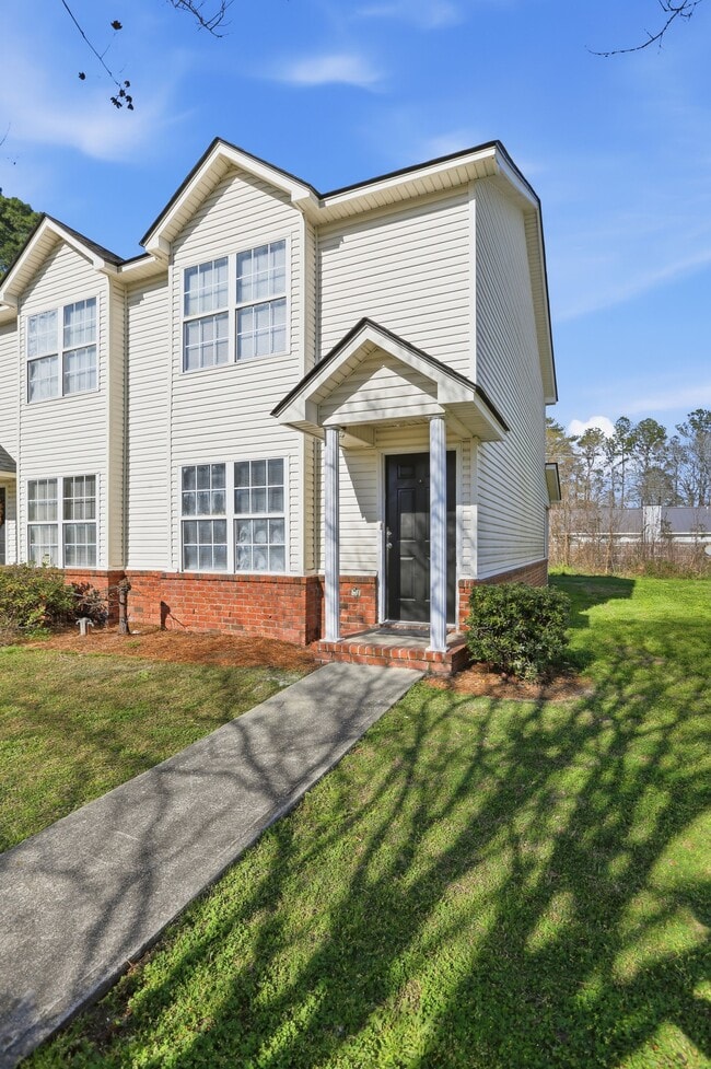 Photo - 4060 Cedars Pkwy