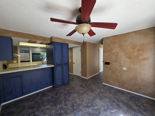 Photo - 1623 Mowry Square