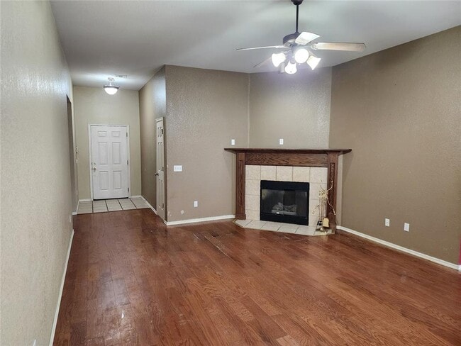 Photo - 212 Cambridge Dr