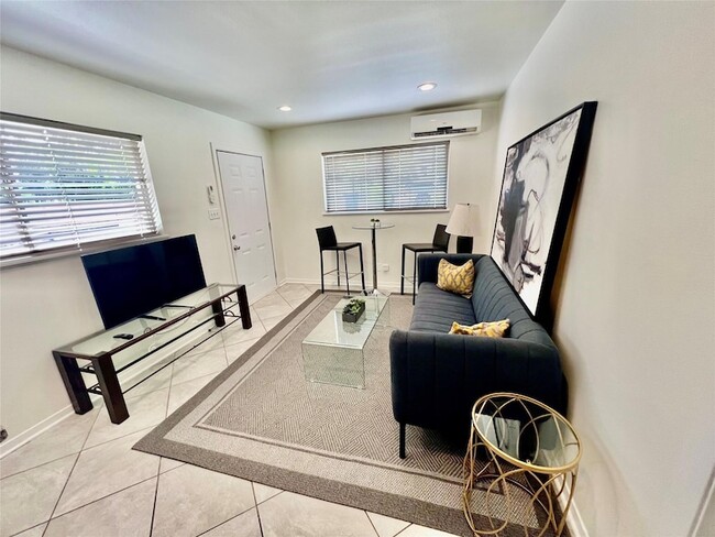 Photo - 1715 Bluebonnet Ln Unit A