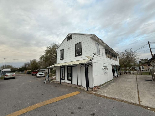 Photo - 613 N Eye St