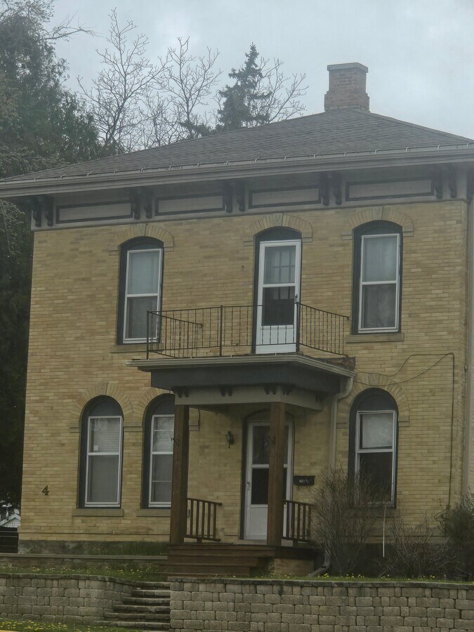 Photo - 304 Bridge St Unit 304 1/2