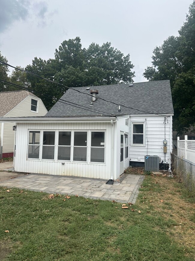 Photo - 2052 N 20th St