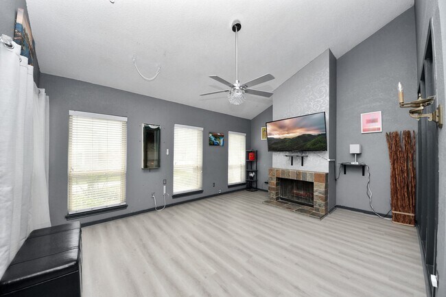 Photo - 7877 Kendalia Dr