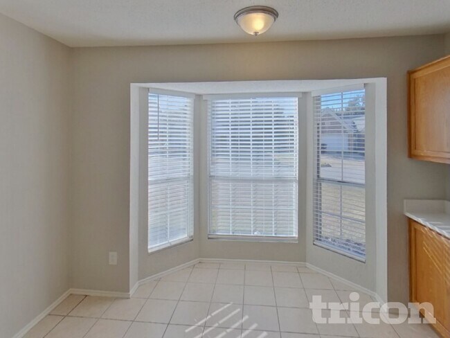 Photo - 2628 Dahlia Dr