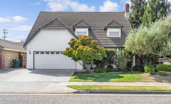 Building Photo - Beautiful 2 Story 5 BD 3 BA Home