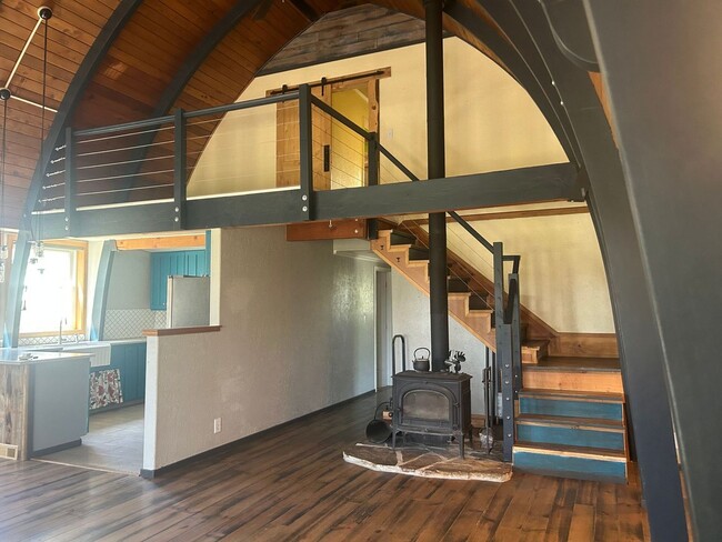 Beautiful Barn Style Home - Beautiful Barn Style Home