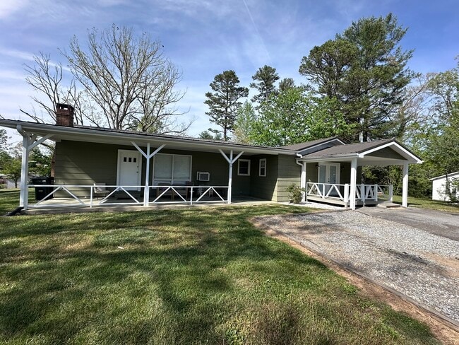 Photo - 208 cagle rd