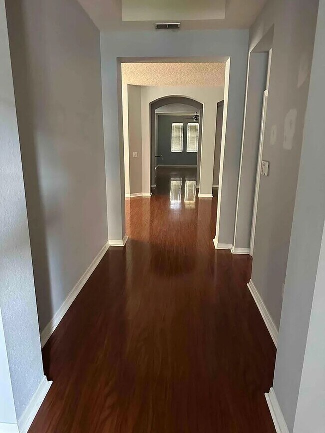 Photo - Elegant 4-bedroom 3-bathroom Home in Windermere