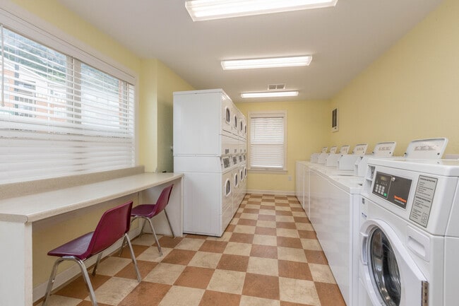 Photo - Frontier Ridge Apartments