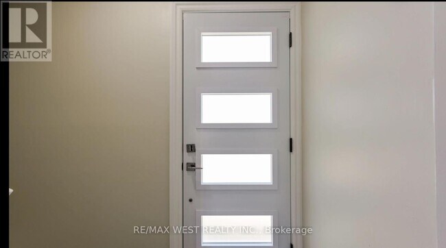 Photo - 15 Flavian Crescent