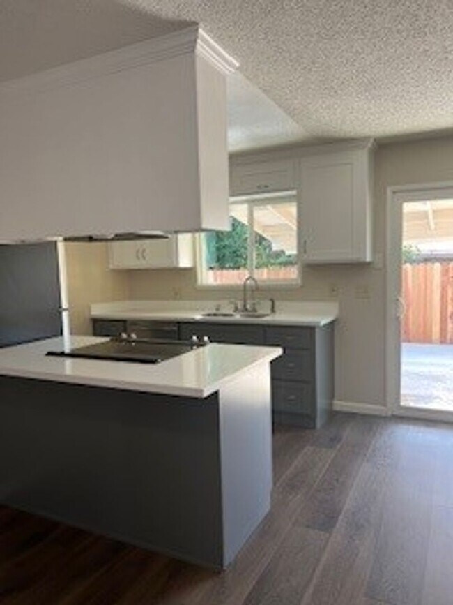 Photo - **BE330-Esquivel, H Unit 330