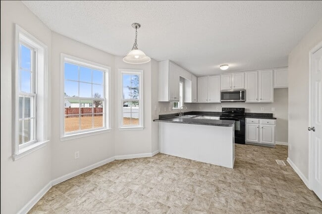 Photo - 137 Woodglen Dr