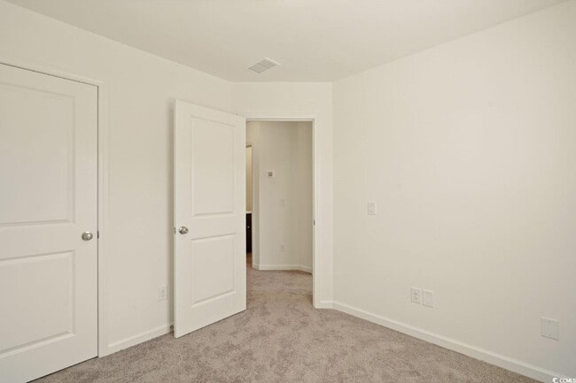 Photo - 300 Cherwell ct