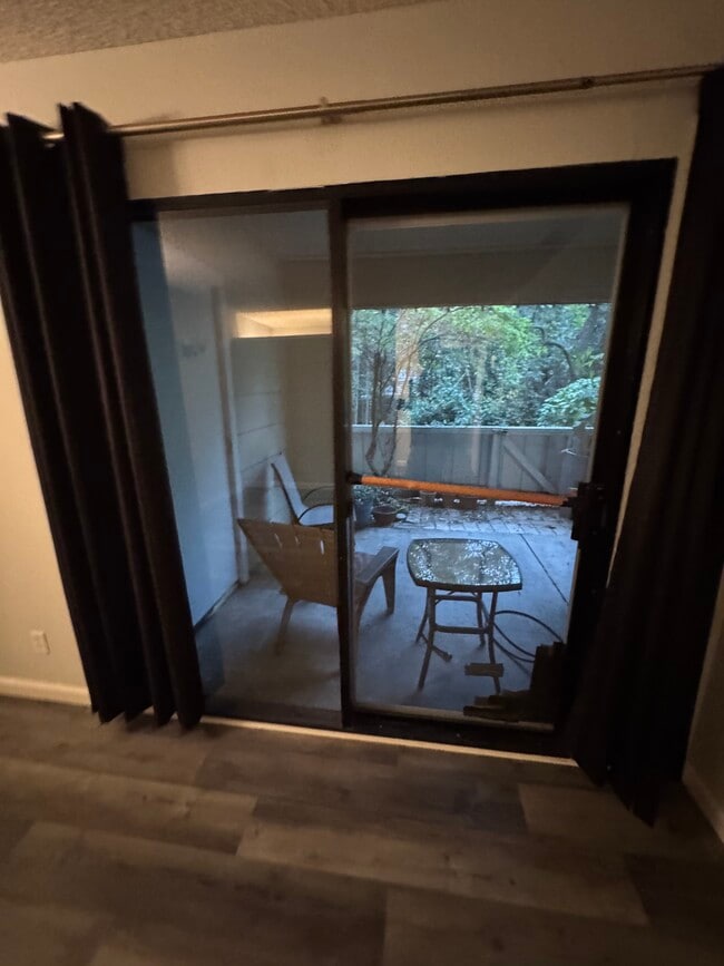 Building Photo - 166 Farm Ln Unit 166