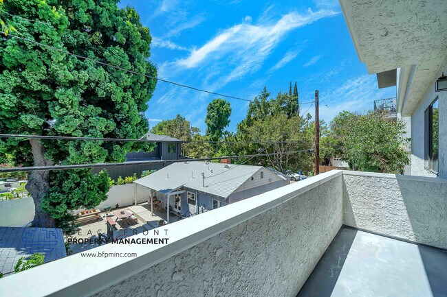 Photo - 12314 Moorpark St.