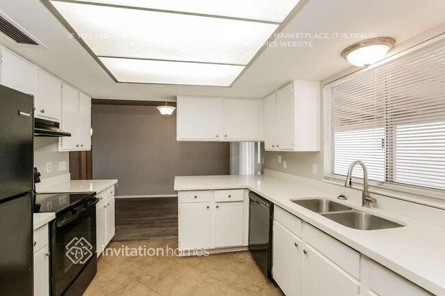 Photo - 1981 N Iowa St