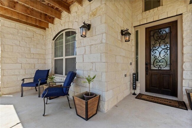 Photo - 2337 Muzzie Ln